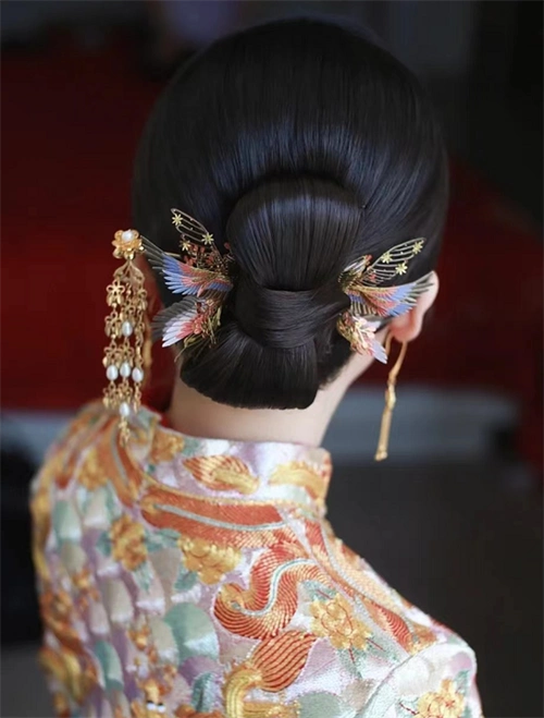 新娘气质中式盘发 打造绝美新娘子_新娘发型 - 美发站