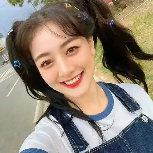 姐妹们有没有这种阳光开朗大笑风格的头像