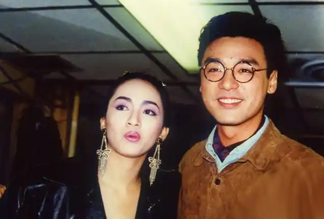 他是梅艳芳公认的男友,曾和翁美玲恋爱,香港富二代花花公子星探