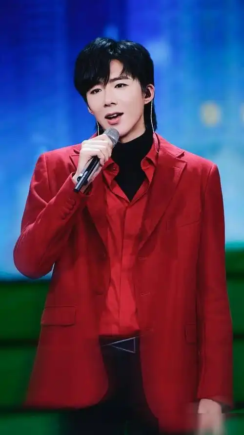 刘宇宁,1990年1月8日[1]出生于辽宁省丹东市,中国内地流行乐男歌手