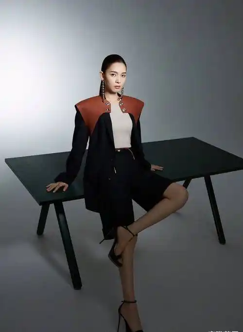 原创陈瑶的夏日穿搭很高级清新的穿着搭配给人一种很高级的美感