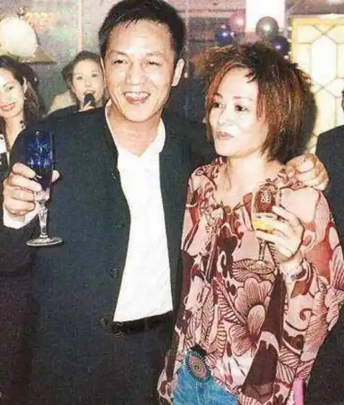 一场生日宴,"撂倒"6位主持人,劣迹斑斑的周正毅什么来头?