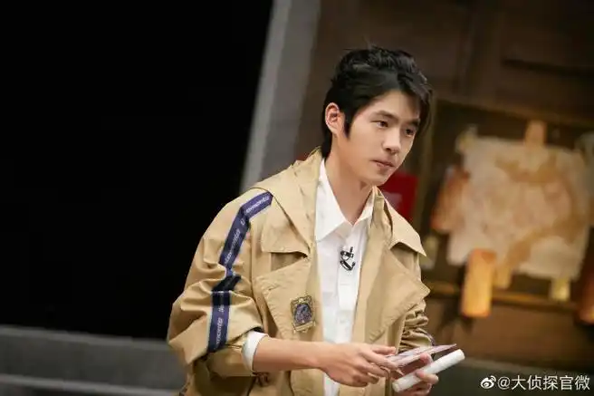 刘昊然大侦探风衣造型梦回秦风##刘昊然大侦探编发风衣造型好带