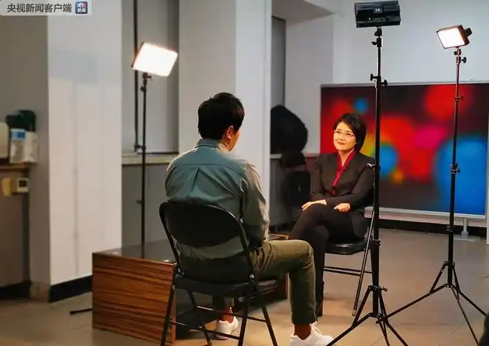 贾玲自黑体重沈腾厌恶表演10日晚面对面讲述