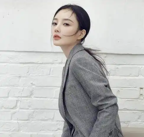 李小璐素颜照翻车?