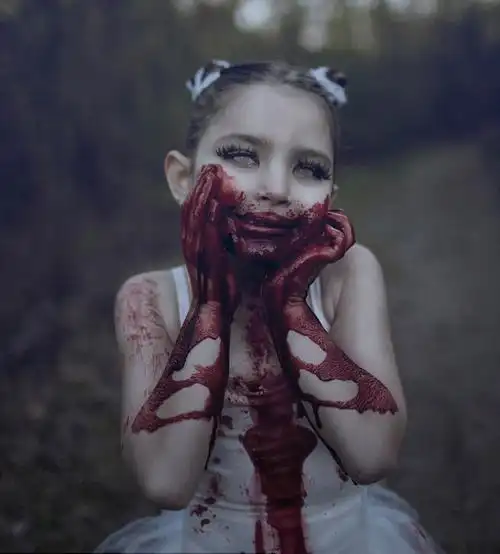 摄影师拍摄恐怖儿童照令人胆寒组图