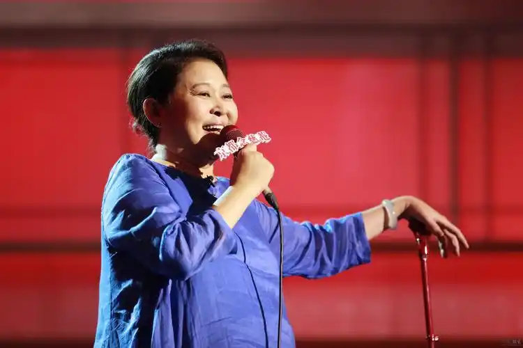 倪萍《脱口秀大会》"梦中情人"展现反差萌|倪萍|脱口秀|脱口秀大会