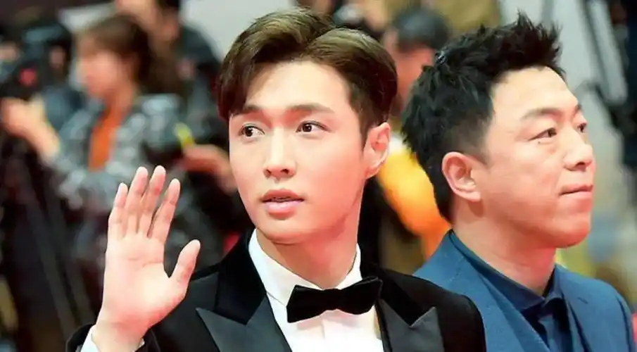 黄磊问张艺兴:他和黄渤,孙红雷谁对他最好?