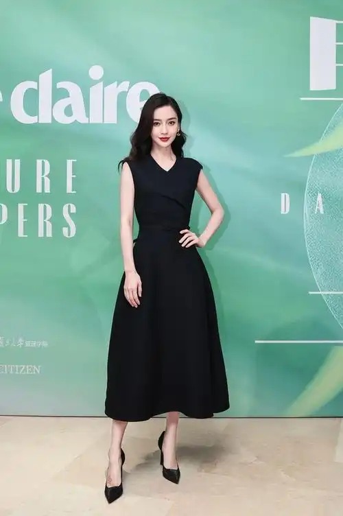 杨颖的国风造型太养眼了,减龄甜美像个学生,完全不像已经当妈的