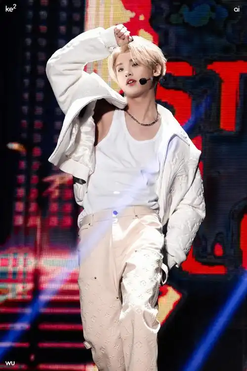 黄明昊angellove金发舞台##黄明昊意乱情迷舞台ending