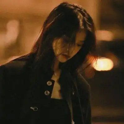 黑色控意境图片女生头像