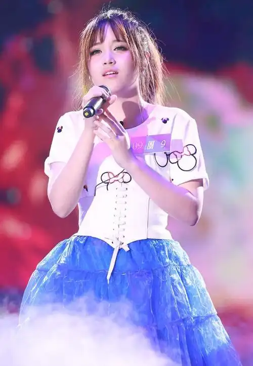 超女圈9催泪献唱千与千寻主题曲