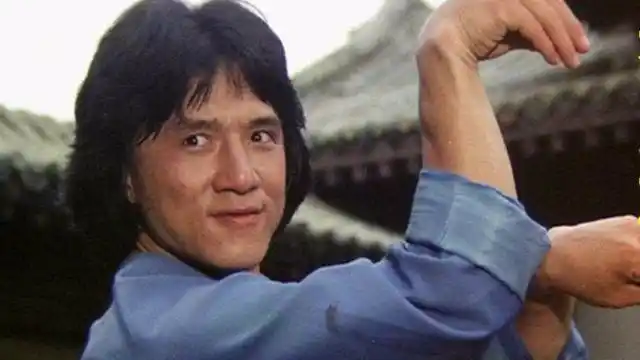 早期的成龙电影百看不厌,表演好逗,超怀念