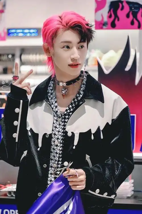 铆钉拼接颈链77黑粉发cool boy 持续营业～#王琳凯铆钉拼接颈链