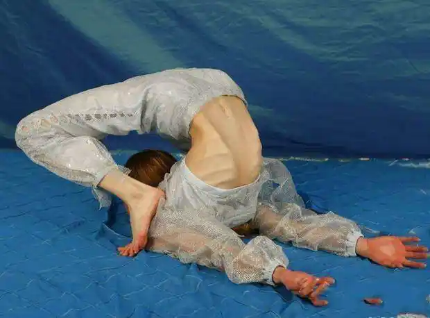 练瑜伽的妹妹,你这也太露骨了吧!(图)