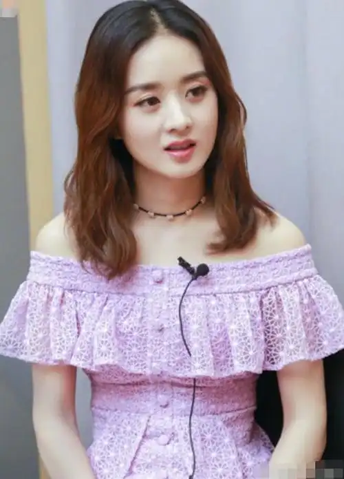 赵丽颖最新照片一袭晚紫长裙活力甜美暗访冯绍峰的神秘之地