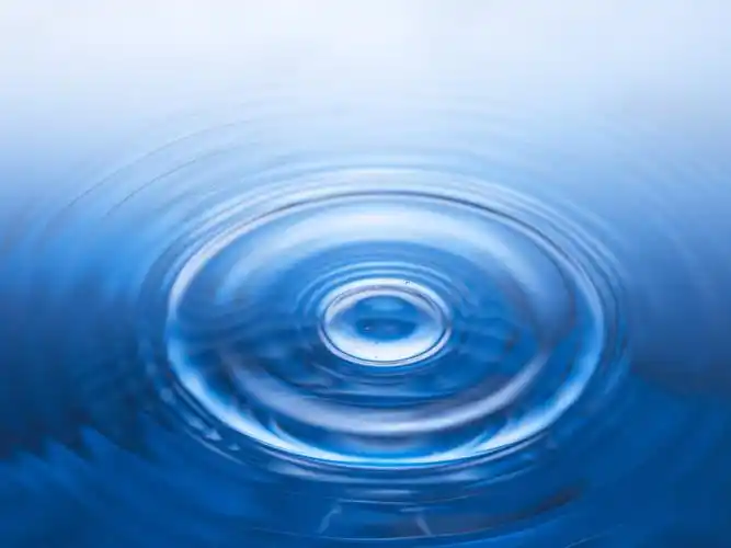 水滴的唯美背景