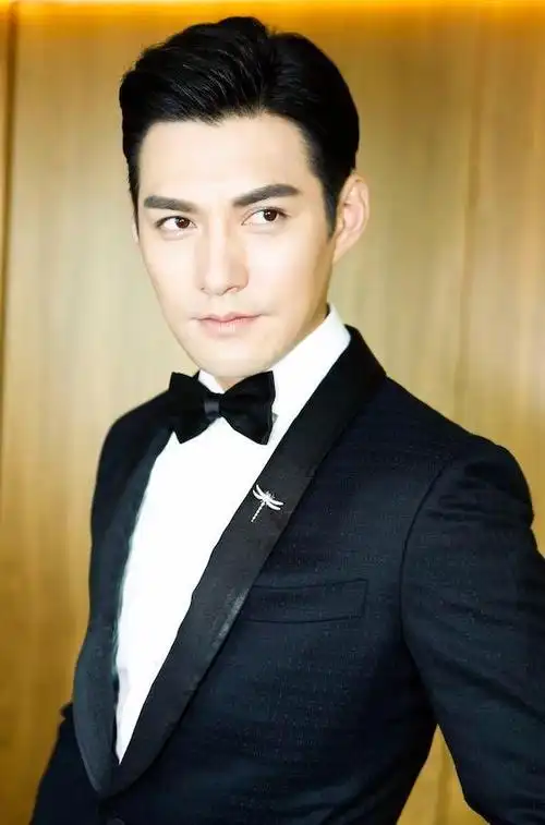 drte玻尿酸科普被称为建模脸的严屹宽越老越帅