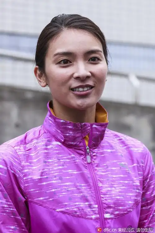 东京女子10公里迷你马拉松开跑 美女艺人领跑