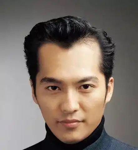 男生发际线低面相