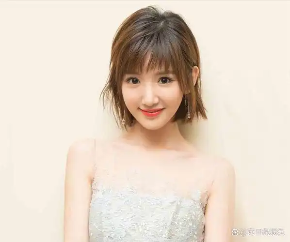 回顾毛晓彤:被亲爹骗5000万,被男友背叛,泪水和失望成就了她