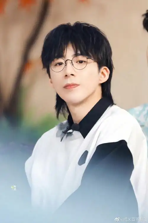 啊这套真的太可爱了@摩登兄弟刘宇宁原图cr@eternal·恒成立-刘宇宁