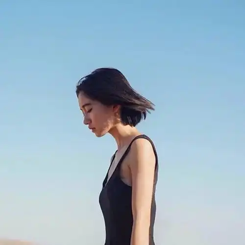 女头 侧脸 短发 小清新