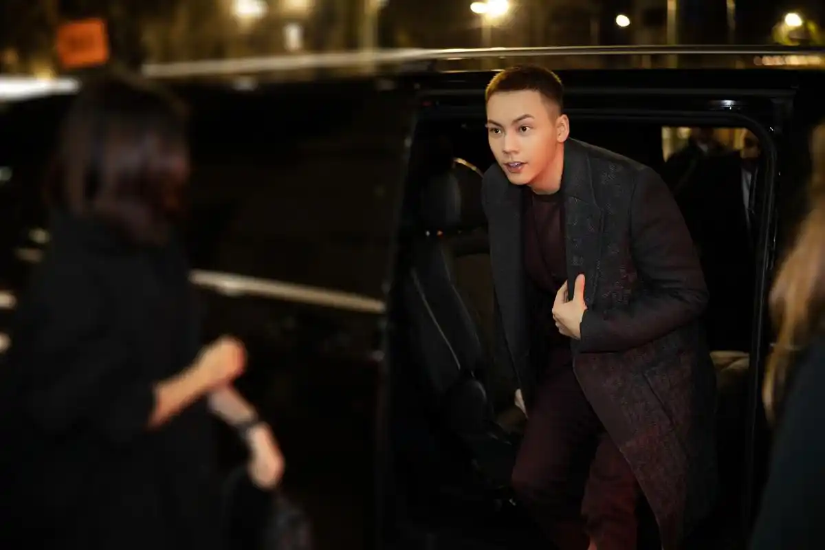 命令你们立刻给我品一品陈伟霆的米兰秀场硬照,这气场,这气质,这颜值