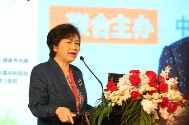 中国长得最美的一个人 不是范冰冰 而是李兰娟