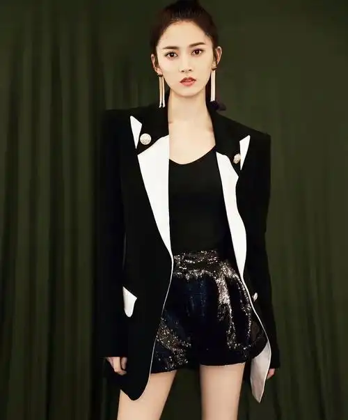 她的名字如今已经响彻各大娱乐圈,成为国内一线女演员之一