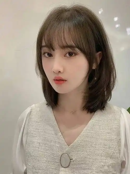 2021年流行 "中发碎剪"_发型