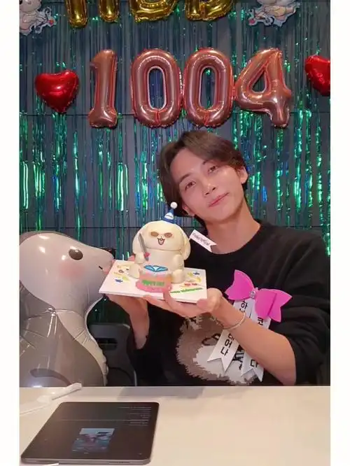 直播随便一截就是可以当壁纸的程度别管我啦兔兔真的好可爱#seventeen