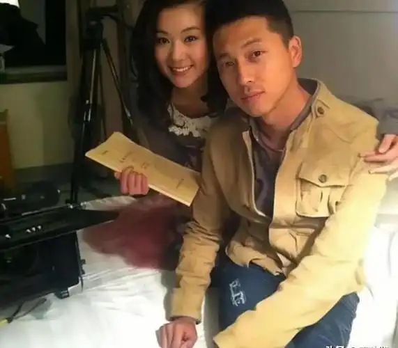 原来她是冯巩"好女儿",出道20多年从不拍吻戏,年近40颜值逆龄