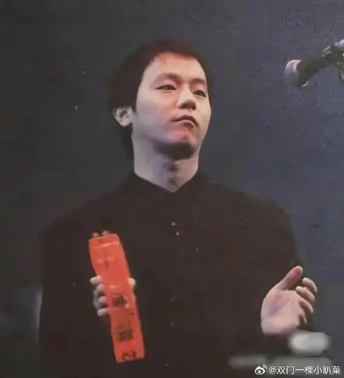 窦唯年轻时的采访视频