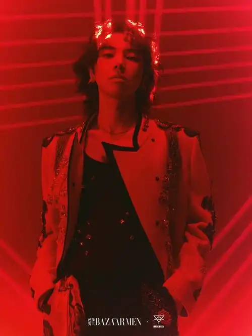 华晨宇超话  红红的,帅帅的,酷酷的,飒飒的90@华晨宇yu    #华晨宇