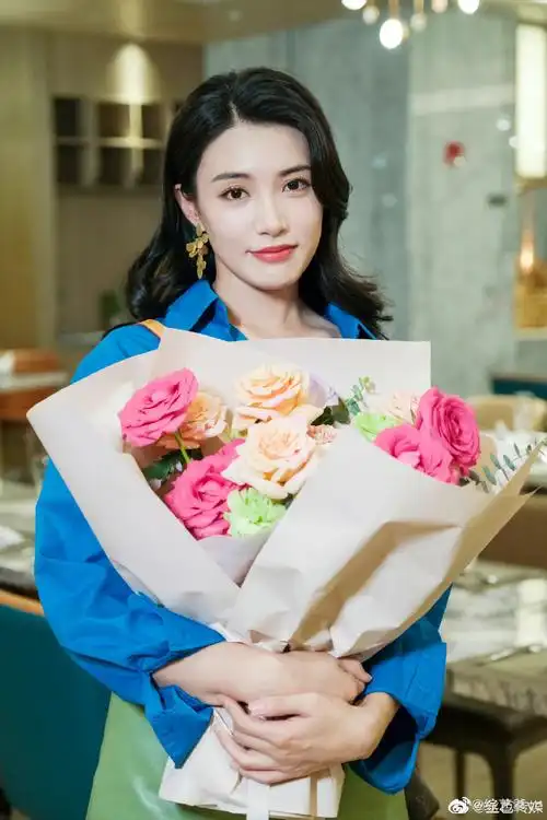 许佳琪爱情开袋即食杀青照##许佳琪戴萌爱情开袋即食杀青照