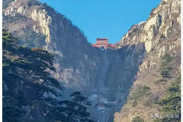 泰山玉皇顶介绍简介:登泰山探神秘的泰山顶-爱玩科技