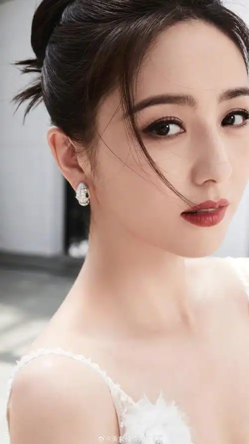 佟丽娅唯美心动写真