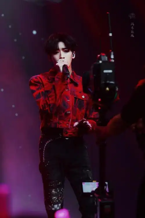 何洛洛环游宇宙年末舞台