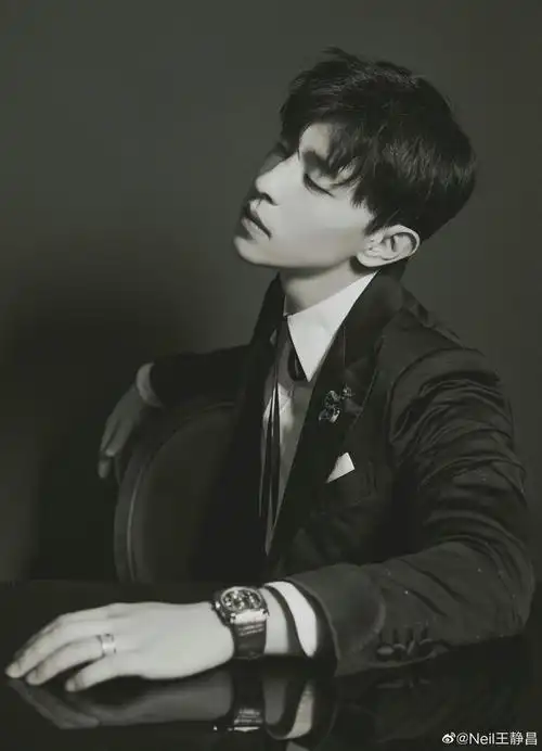 邓伦刻进dna里的西装礼仪