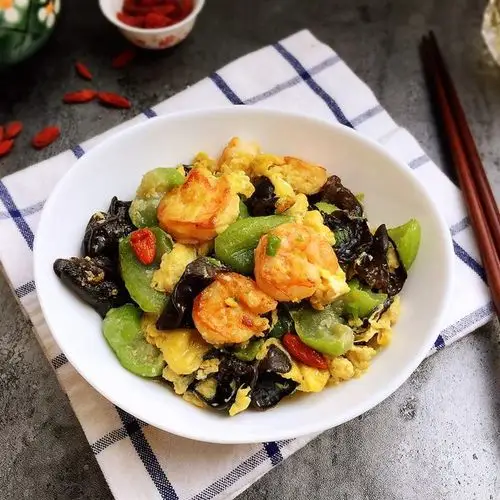 丝瓜虾仁跑蛋,简单美味的下饭菜