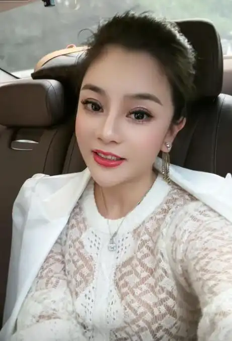 但是敏儿总觉得和他们聊不来.