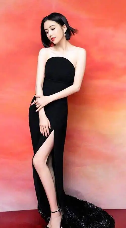 佟丽娅也开始透视啦简直白的亮眼怪不得会被称为月光仙子