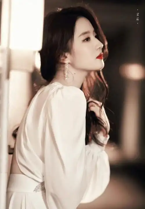 刘亦菲白色长裙生图