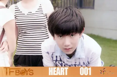 源源生写001heart