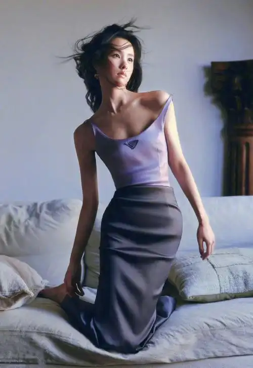 陈都灵一打开电视天塌了