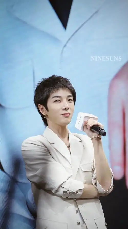 华晨宇代言沃尔沃