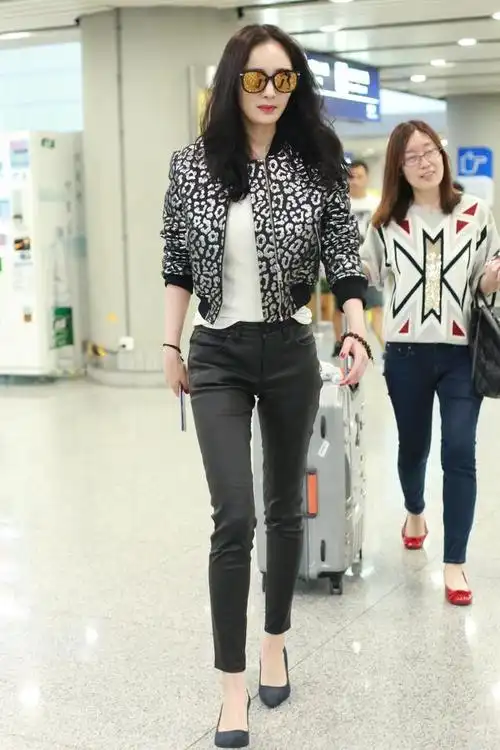 杨幂到底今年多少岁(杨幂多大了今年多大)_资讯信息_丽菲资讯网