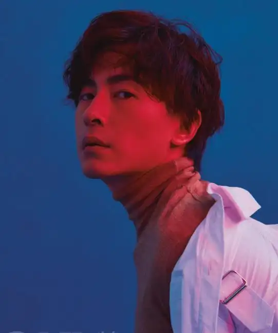 郑元畅登上《ok!精彩》八月刊封面.