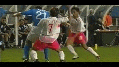 那么你认为韩国队被判的这粒点球,是此前韩日世界杯伸出"黑手"的报应